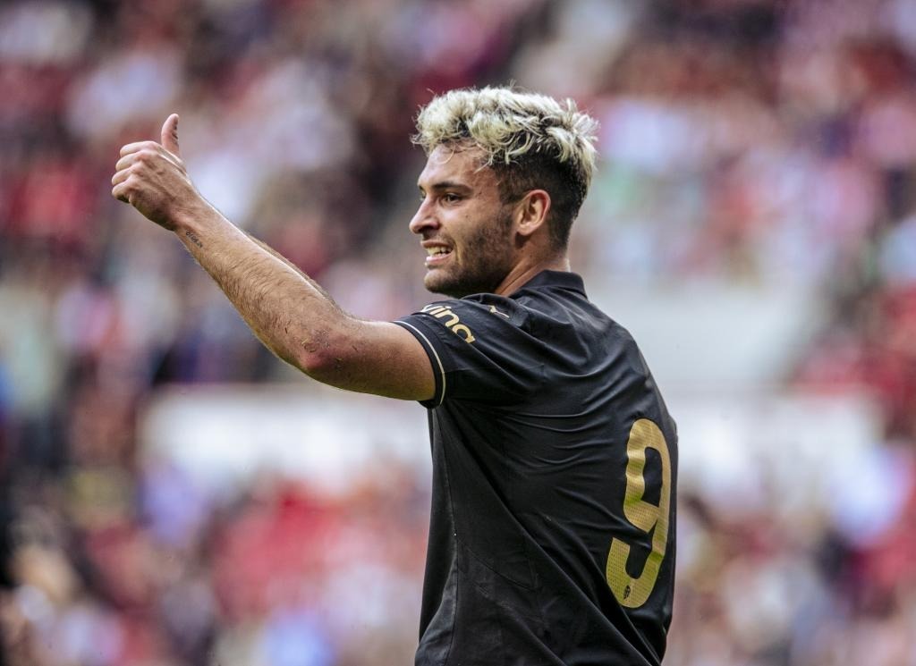 极具眼光的 极具眼光的